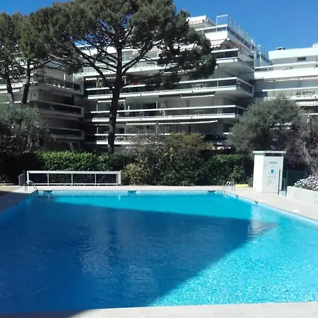Agence Du Tanit Mas De Tanit * Juan-les-Pins